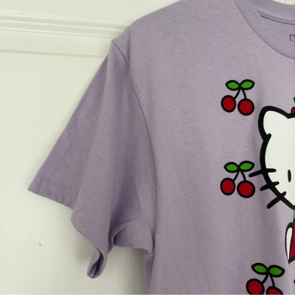 Hello Kitty by Sanrio 100% Cotton Cherry Cropped Tee Raw Hem Short Sleeve Top M - Picture 6 of 8